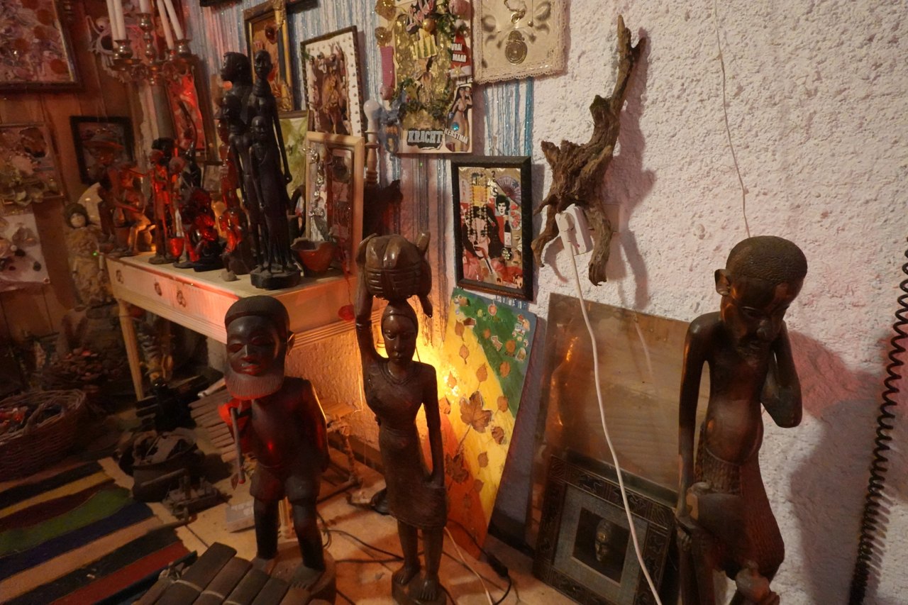 Details of the African ritual objects in the theatre