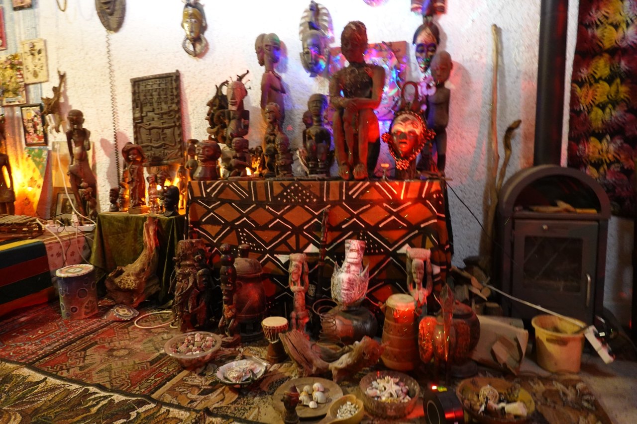 Theatre interior and African ritual objects
