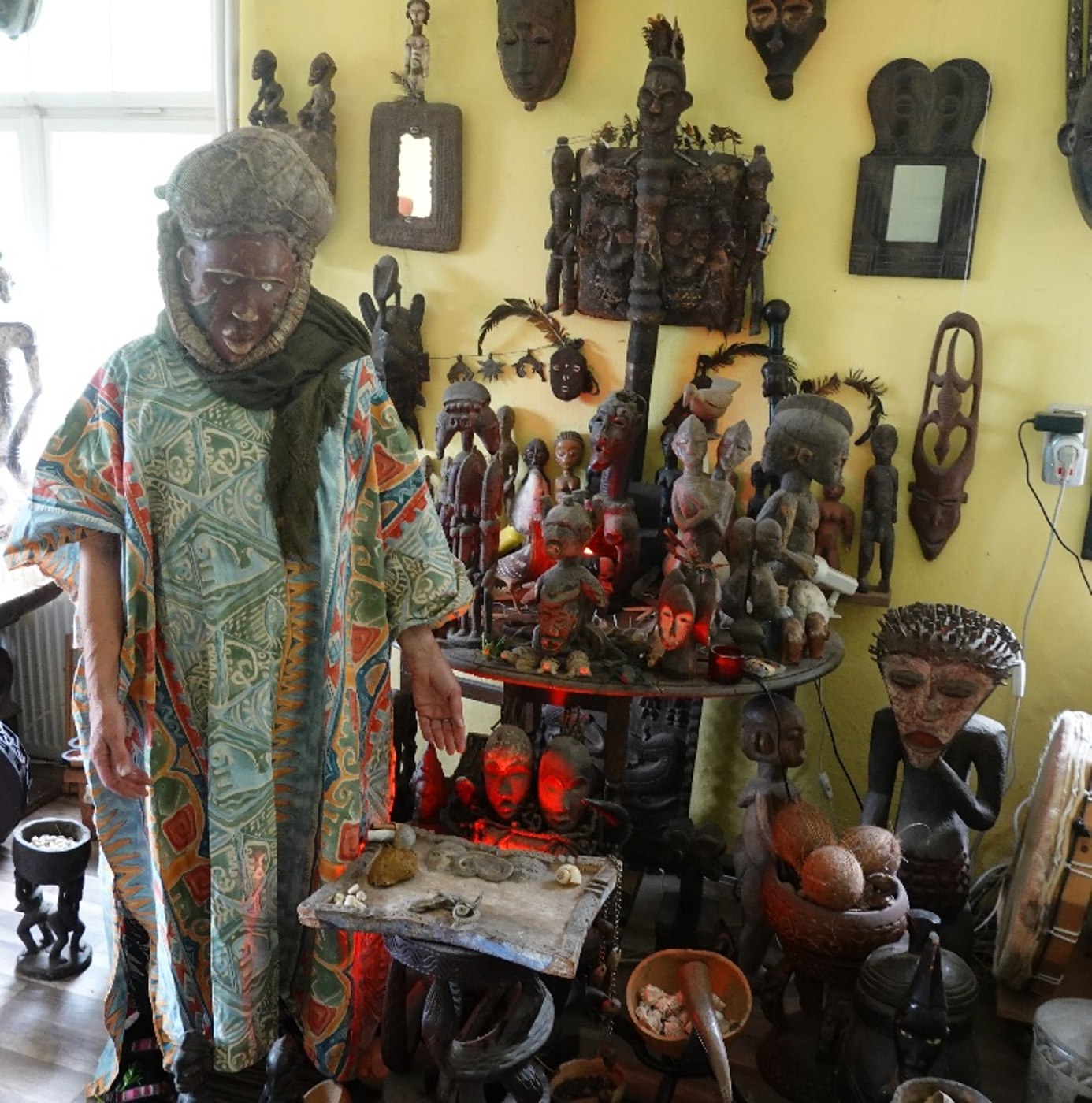 Rituals and African objects at Nemoland